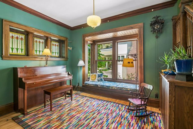 1929 James Avenue S, Minneapolis, MN 55403