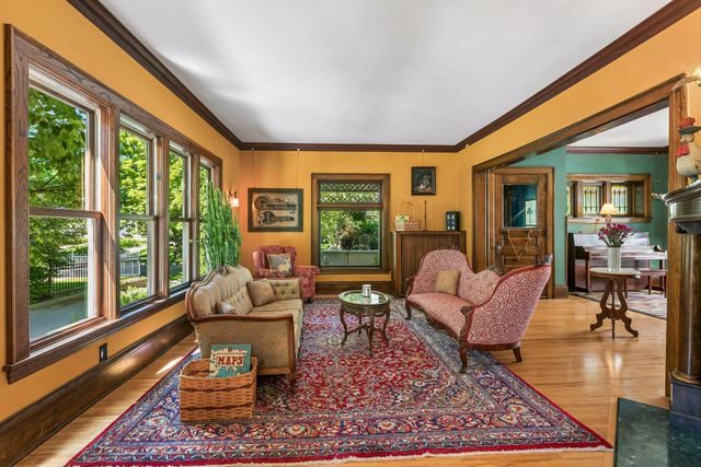 1929 James Avenue S, Minneapolis, MN 55403