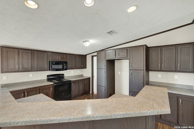 139 ANGEL LN, Seguin, TX 78155