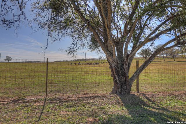 139 ANGEL LN, Seguin, TX 78155