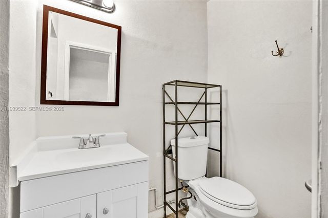 1050 NE 153rd Ter, North Miami Beach, FL 33162