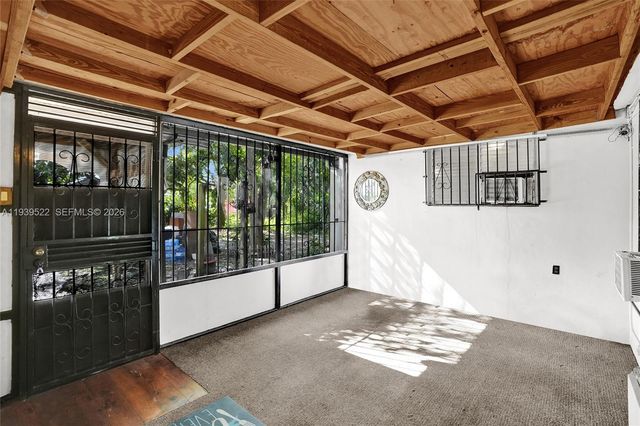 1050 NE 153rd Ter, North Miami Beach, FL 33162