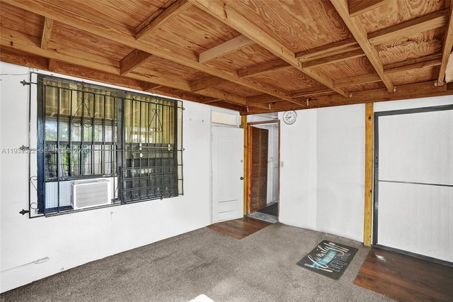 1050 NE 153rd Ter, North Miami Beach, FL 33162