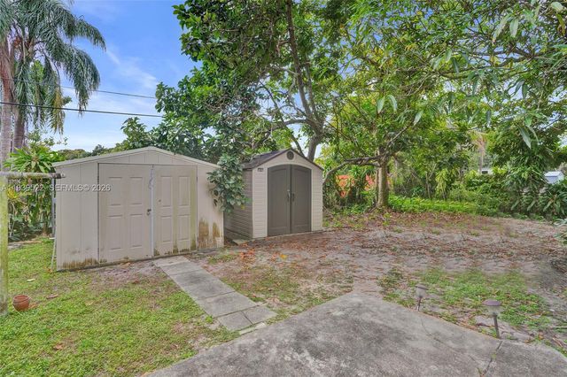 1050 NE 153rd Ter, North Miami Beach, FL 33162