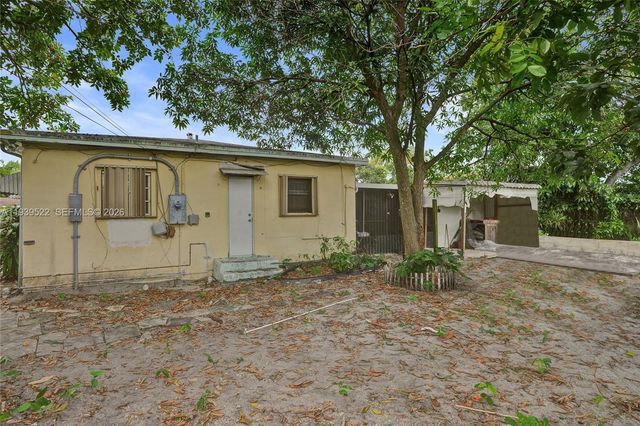 1050 NE 153rd Ter, North Miami Beach, FL 33162