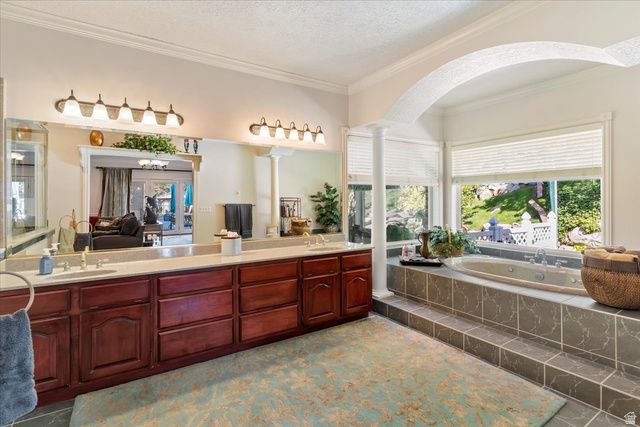 960 E PAR THREE CIR, Fruit Heights, UT 84037