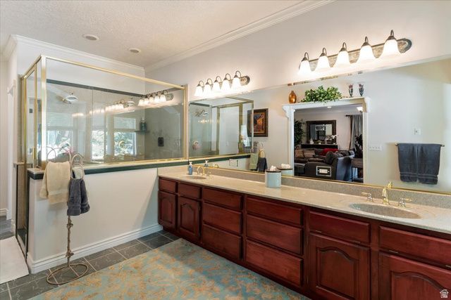 960 E PAR THREE CIR, Fruit Heights, UT 84037