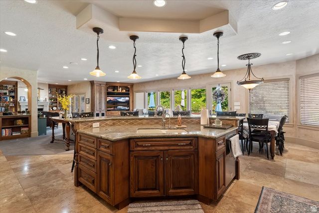 960 E PAR THREE CIR, Fruit Heights, UT 84037