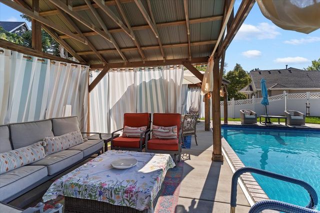 960 E PAR THREE CIR, Fruit Heights, UT 84037