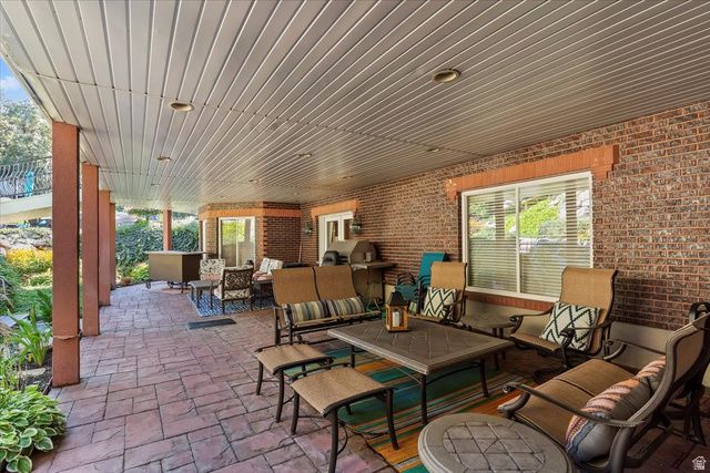 960 E PAR THREE CIR, Fruit Heights, UT 84037