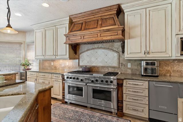 960 E PAR THREE CIR, Fruit Heights, UT 84037