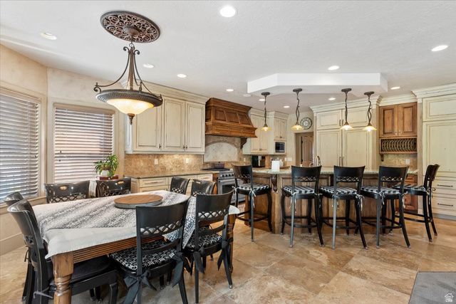 960 E PAR THREE CIR, Fruit Heights, UT 84037