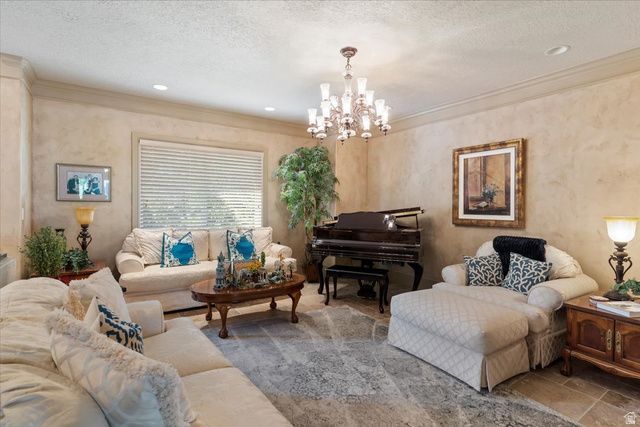 960 E PAR THREE CIR, Fruit Heights, UT 84037