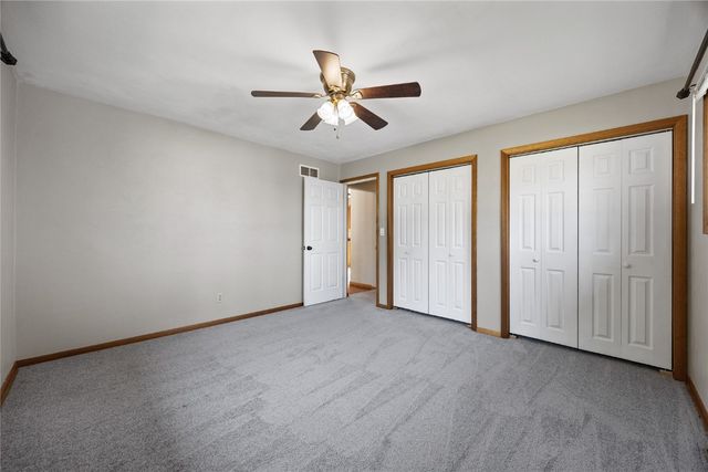 105 South Street, Urbana, IA 52345