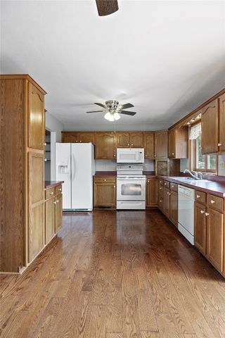 105 South Street, Urbana, IA 52345