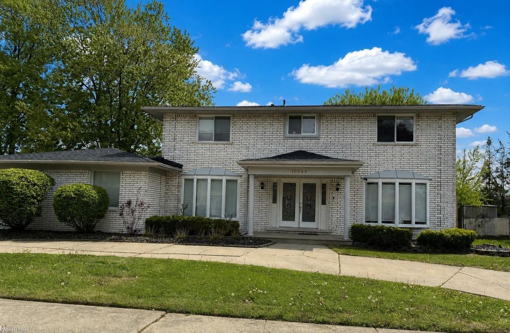 16644 Cederama Drive, Clinton Twp, MI 48038