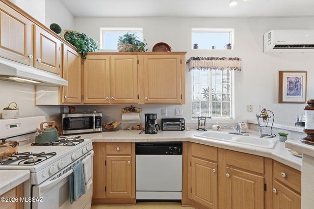 15985 S Via Ojal, Sahuarita, AZ 85629