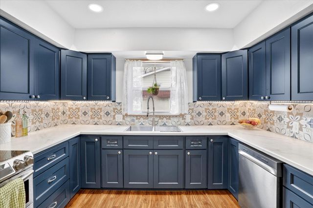 823 S Barnes Avenue, Springfield, MO 65802