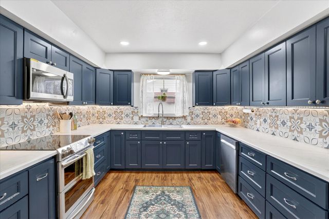 823 S Barnes Avenue, Springfield, MO 65802