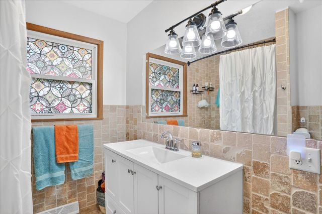 823 S Barnes Avenue, Springfield, MO 65802