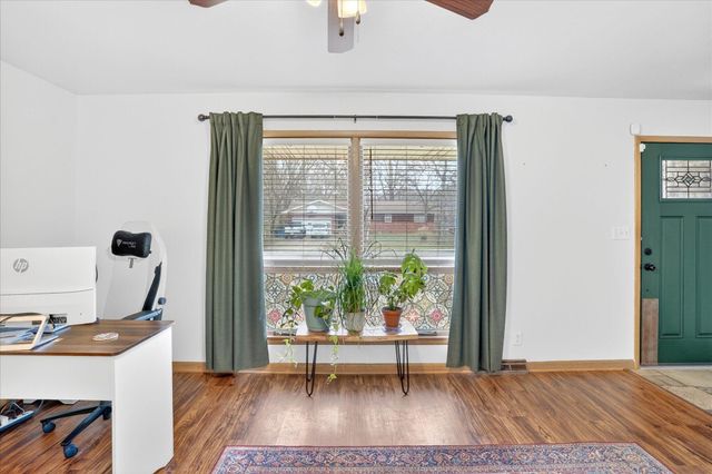 823 S Barnes Avenue, Springfield, MO 65802