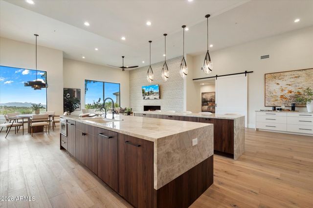 11429 E LE MARCHE Drive, Scottsdale, AZ 85255