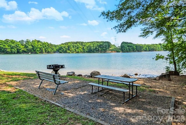 109 Whiterock Drive, Mount Holly, NC 28120