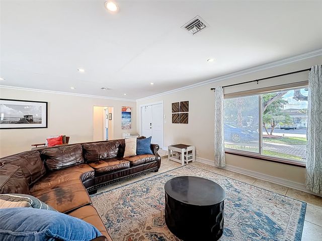 370 SE 12th Avenue, Pompano Beach, FL 33060