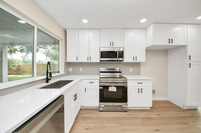 1019 Summers Drive, Missouri City, TX 77489