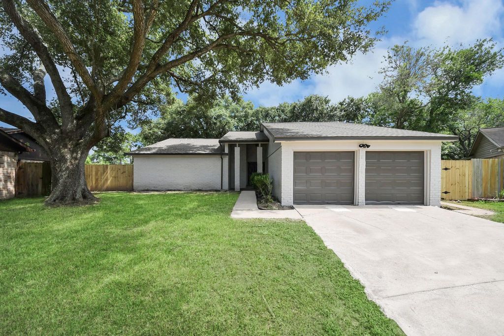 1019 Summers Drive, Missouri City, TX 77489