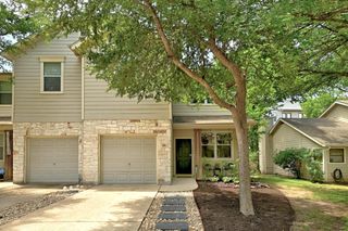 512 Eberhart LN 1906, Austin, TX 78745