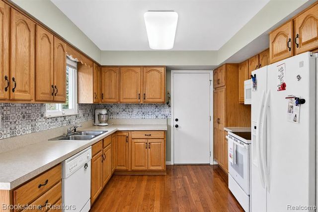 1086 Risecliff Drive, Grand Blanc, MI 48439