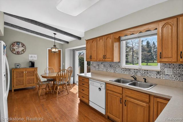 1086 Risecliff Drive, Grand Blanc, MI 48439