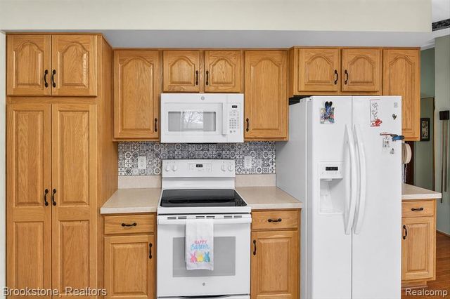 1086 Risecliff Drive, Grand Blanc, MI 48439