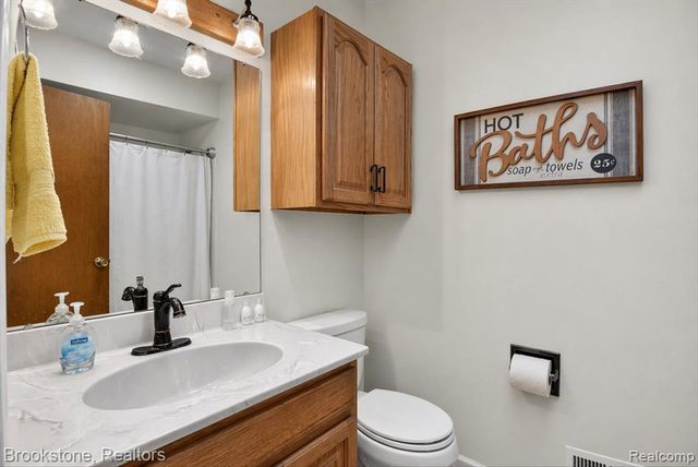 1086 Risecliff Drive, Grand Blanc, MI 48439