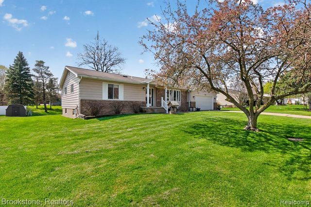 1086 Risecliff Drive, Grand Blanc, MI 48439