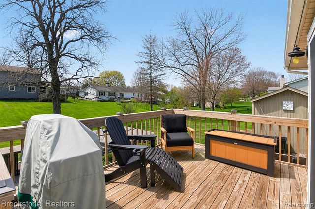 1086 Risecliff Drive, Grand Blanc, MI 48439