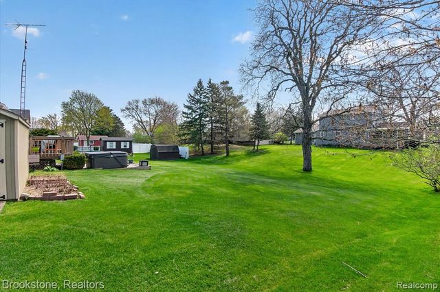 1086 Risecliff Drive, Grand Blanc, MI 48439