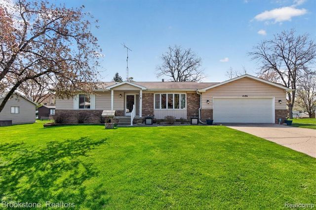 1086 Risecliff Drive, Grand Blanc, MI 48439