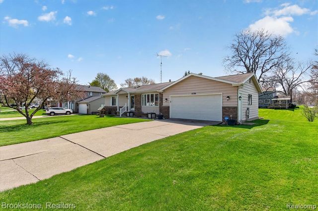 1086 Risecliff Drive, Grand Blanc, MI 48439