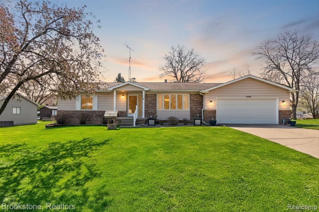 1086 Risecliff Drive, Grand Blanc, MI 48439
