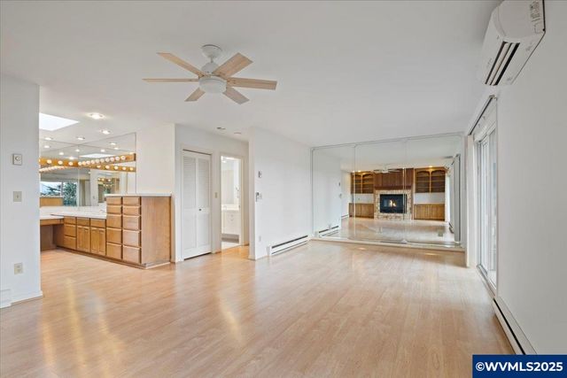 2369 Emerald Dr NW, Salem, OR 97304