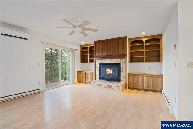 2369 Emerald Dr NW, Salem, OR 97304