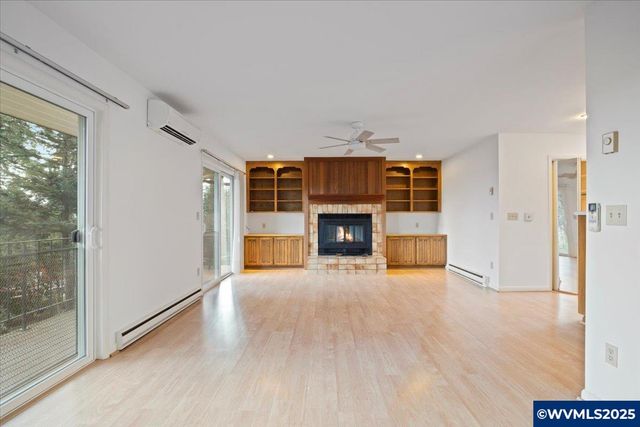 2369 Emerald Dr NW, Salem, OR 97304