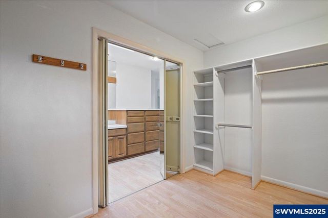 2369 Emerald Dr NW, Salem, OR 97304