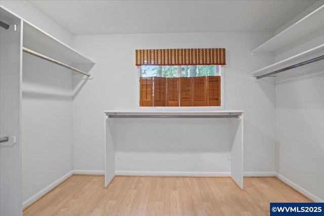 2369 Emerald Dr NW, Salem, OR 97304