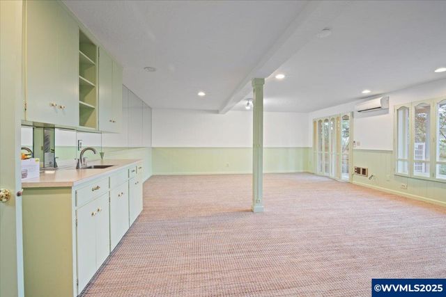 2369 Emerald Dr NW, Salem, OR 97304