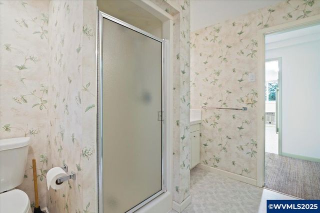 2369 Emerald Dr NW, Salem, OR 97304