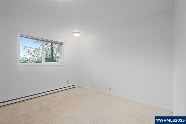 2369 Emerald Dr NW, Salem, OR 97304