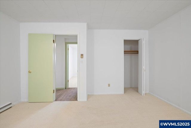 2369 Emerald Dr NW, Salem, OR 97304